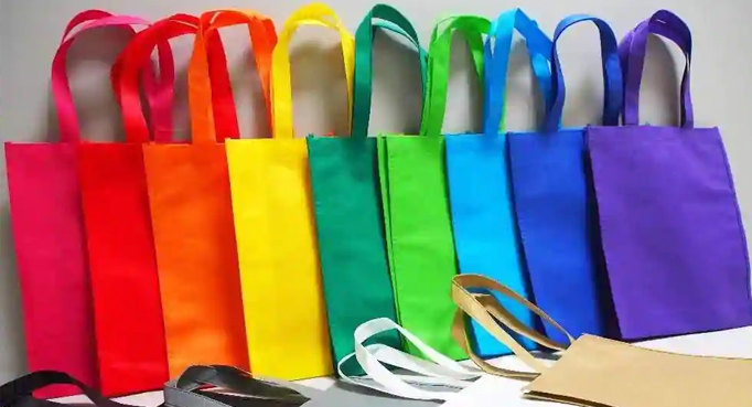 農(nóng)用邊坡綠化無(wú)紡布，汽車(chē)內(nèi)飾無(wú)紡布，家具家居無(wú)紡布，農(nóng)用邊坡綠化無(wú)紡布廠(chǎng)家，汽車(chē)內(nèi)飾無(wú)紡布生產(chǎn)，東莞市旭航新材料科技有限公司